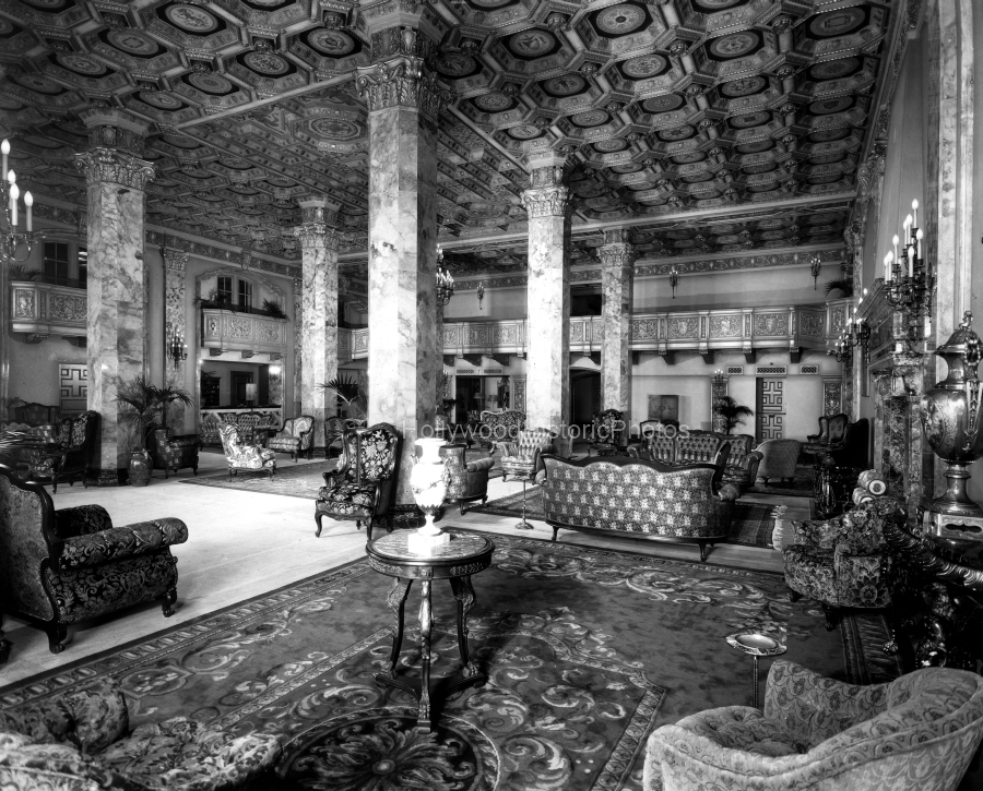 Beverly Wilshire Hotel 1929 2 Grand Lobby.jpg